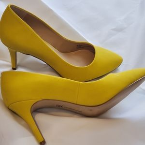 INC heels yellow
